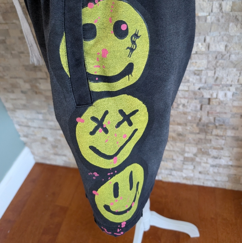 Sturdy Hustlers ALLHUSTLENOLUCK Distressed Rhinestone Smiley Shorts XXL Street image 2